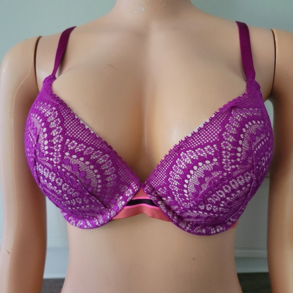 Victoria's Secret NWT Very Sexy Lightly Lined Plunge Bra 34DD. - Picture 1 of 8